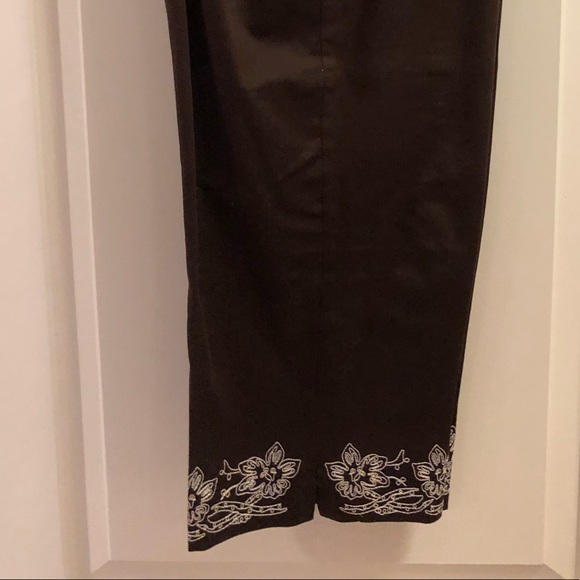 Capris - Picture 7 of 8